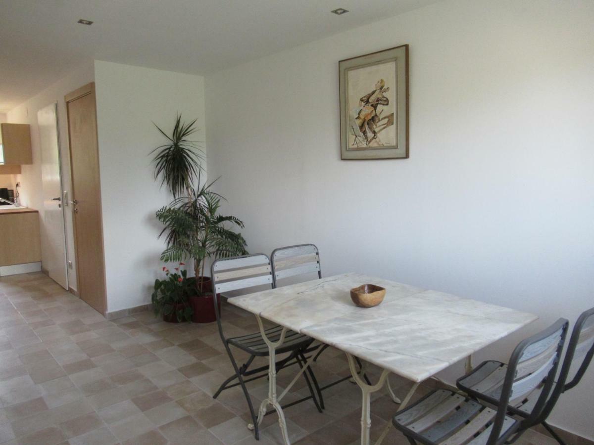 Le Bastidon De Cucuron Bed & Breakfast Exterior foto